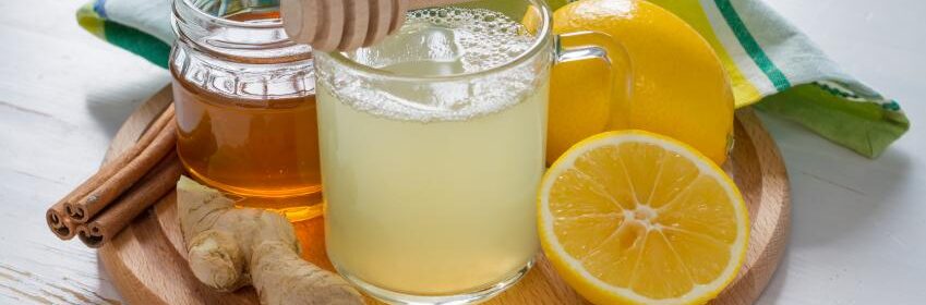 Agua Tibia con Miel y Limón