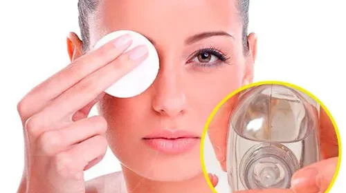 aceite de bebé en el rostro